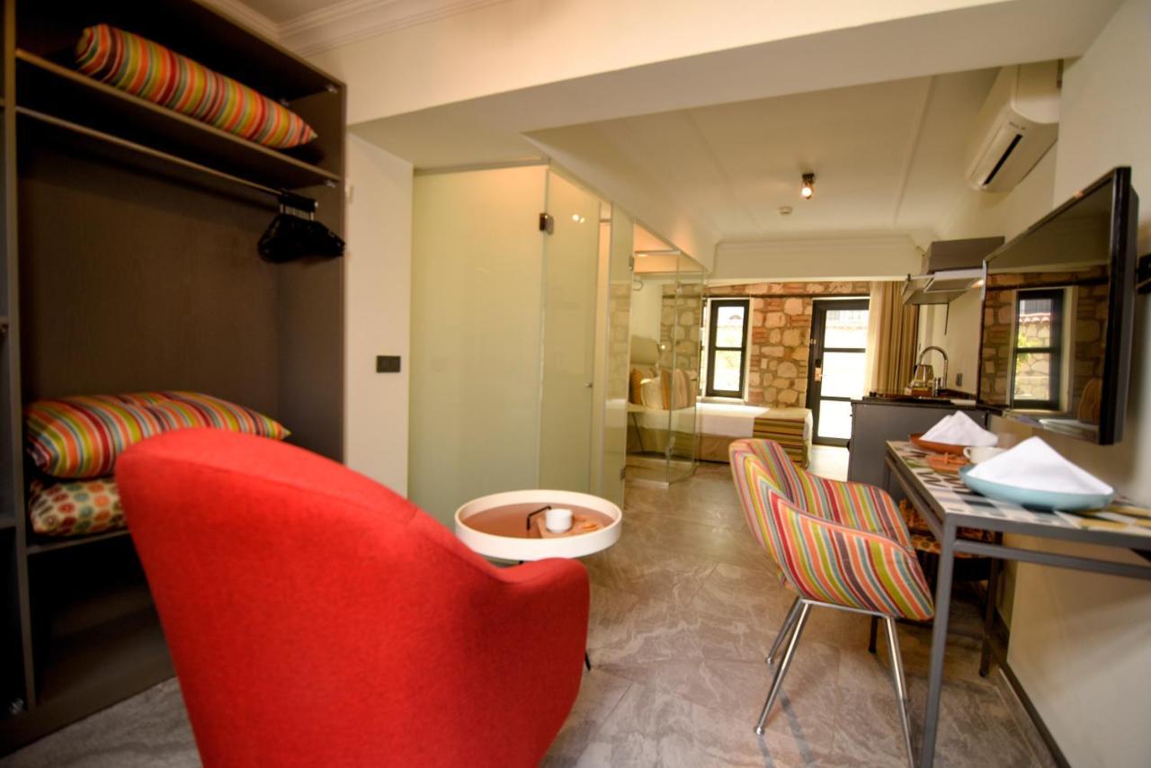 Apartment Chic Garden Flat With Patio Near Hadrian's Gate Antalya